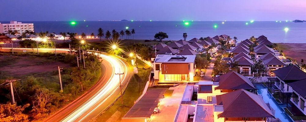 The Oriental Beach Resort Rayong Exterior photo